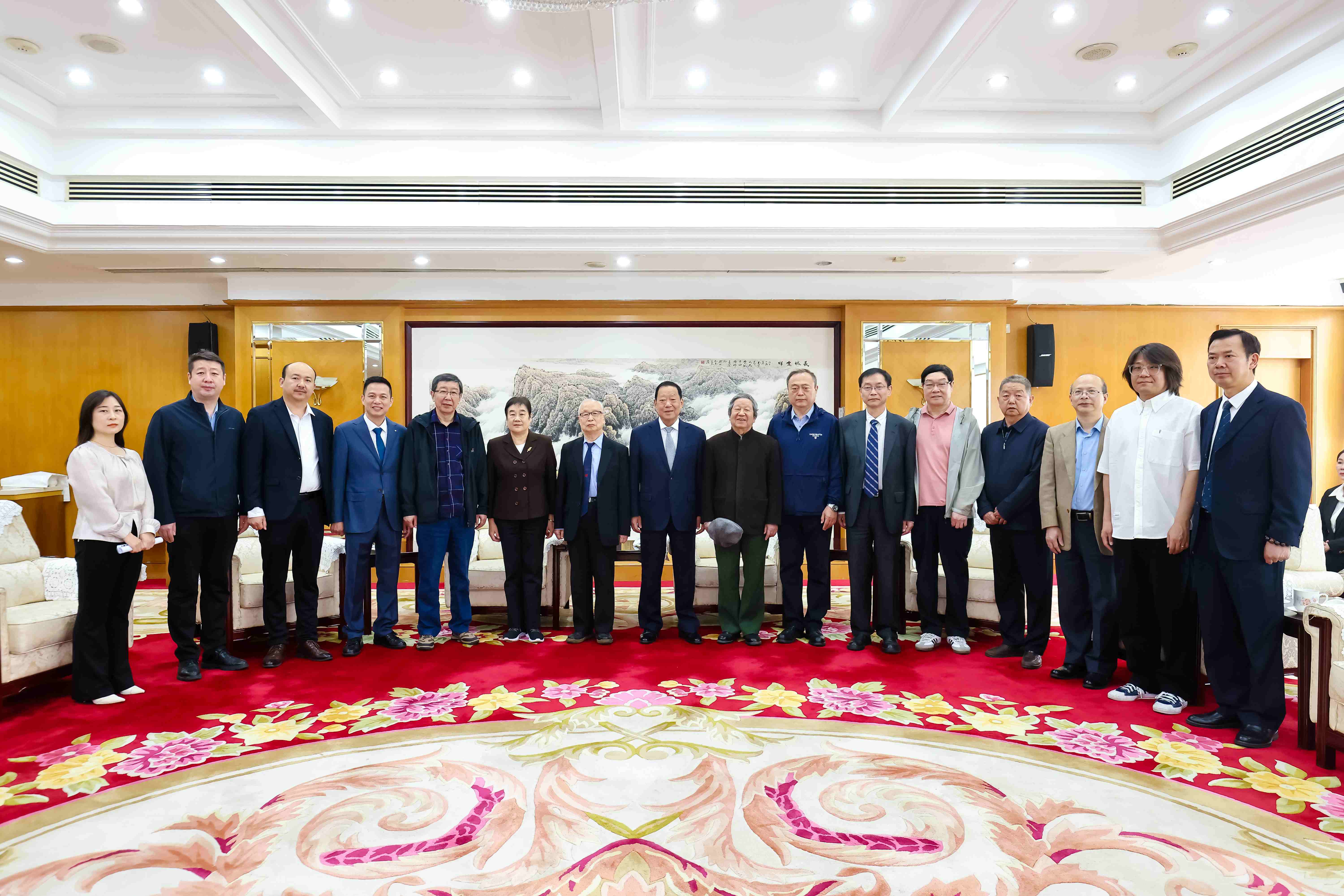 VIP合影2.jpg